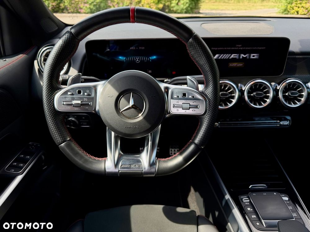 Mercedes-Benz GLB - 24