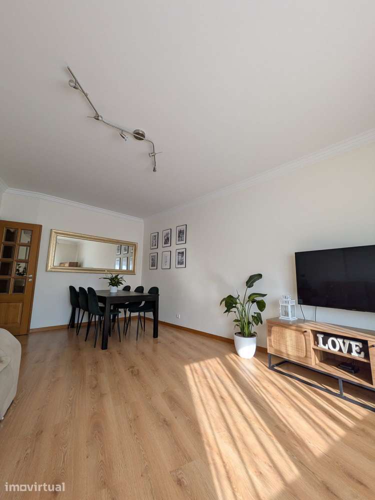 Apartamento T2, Rua Beatriz Costa. - Grande imagem: 2/14