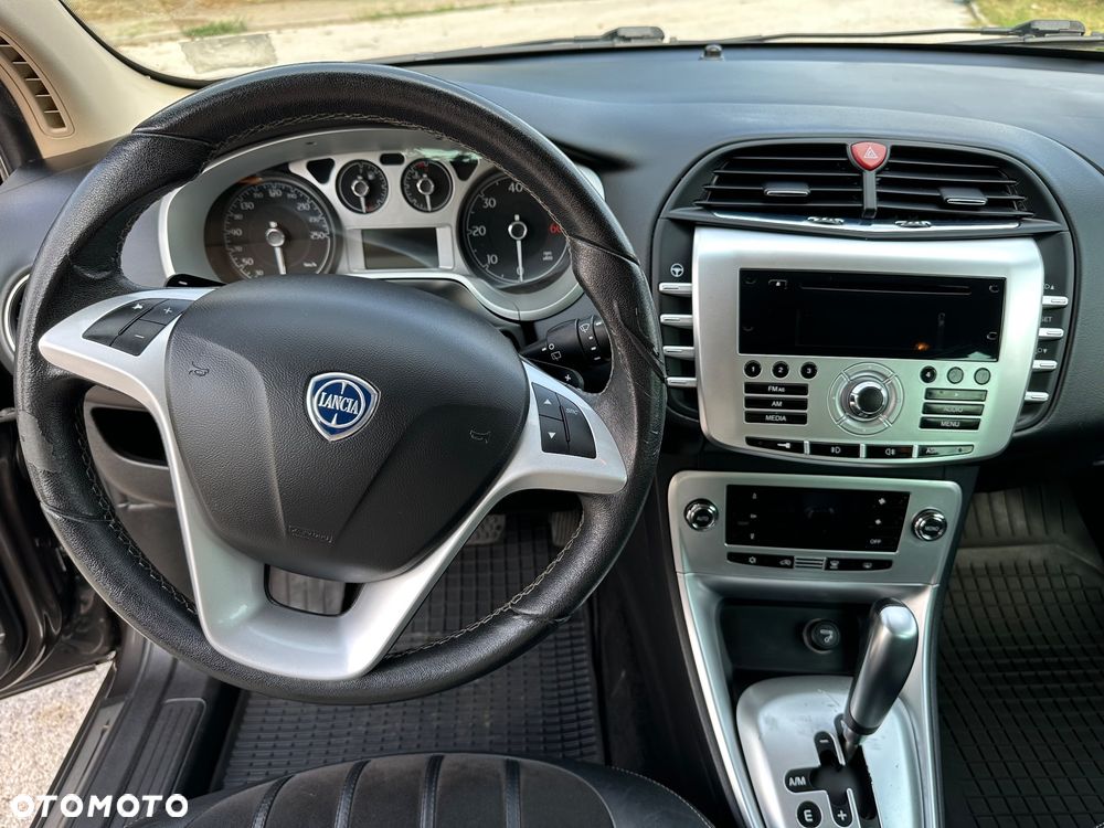 Lancia Delta 1.6 MJ Platino Selectronic - 10