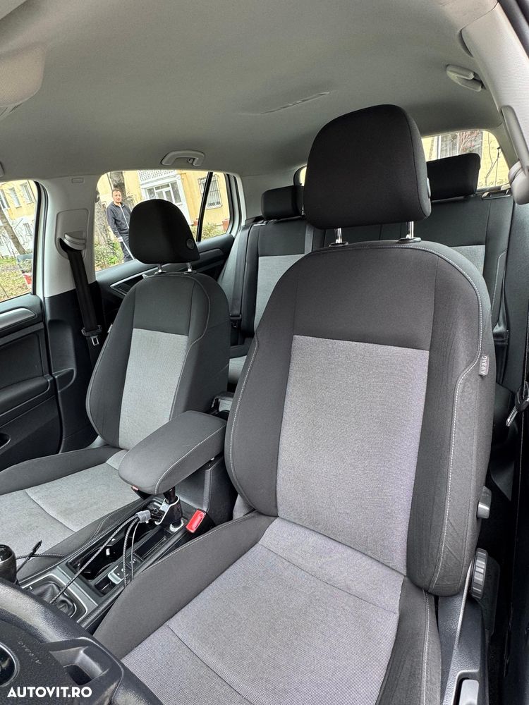 Volkswagen Golf - 12