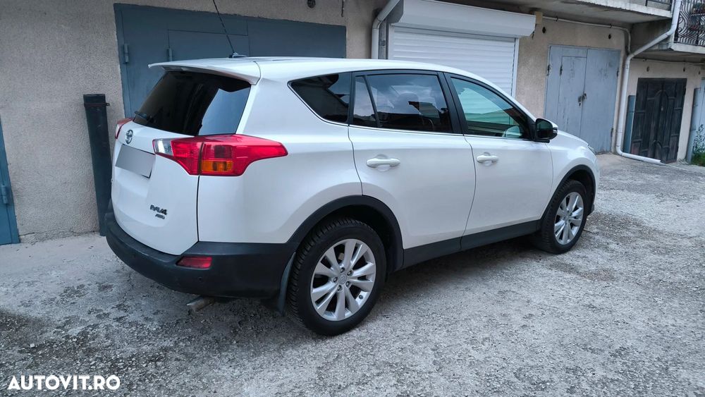 Toyota RAV4 2.2L D-CAT A/T Luxury - 8