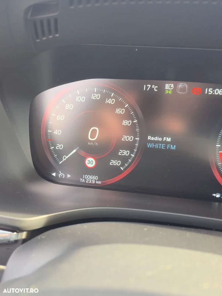 Volvo XC 60 B4 MHEV AT8 FWD Momentum - 18