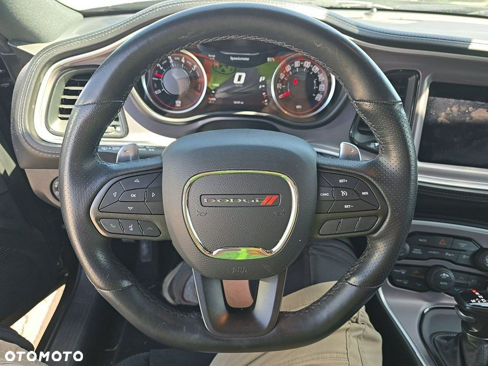 Dodge Challenger - 8