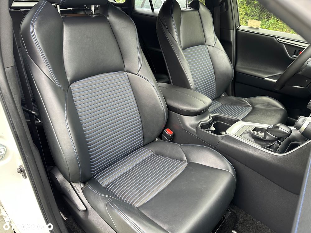 Toyota RAV4 Hybrid Selection 4x2 - 23