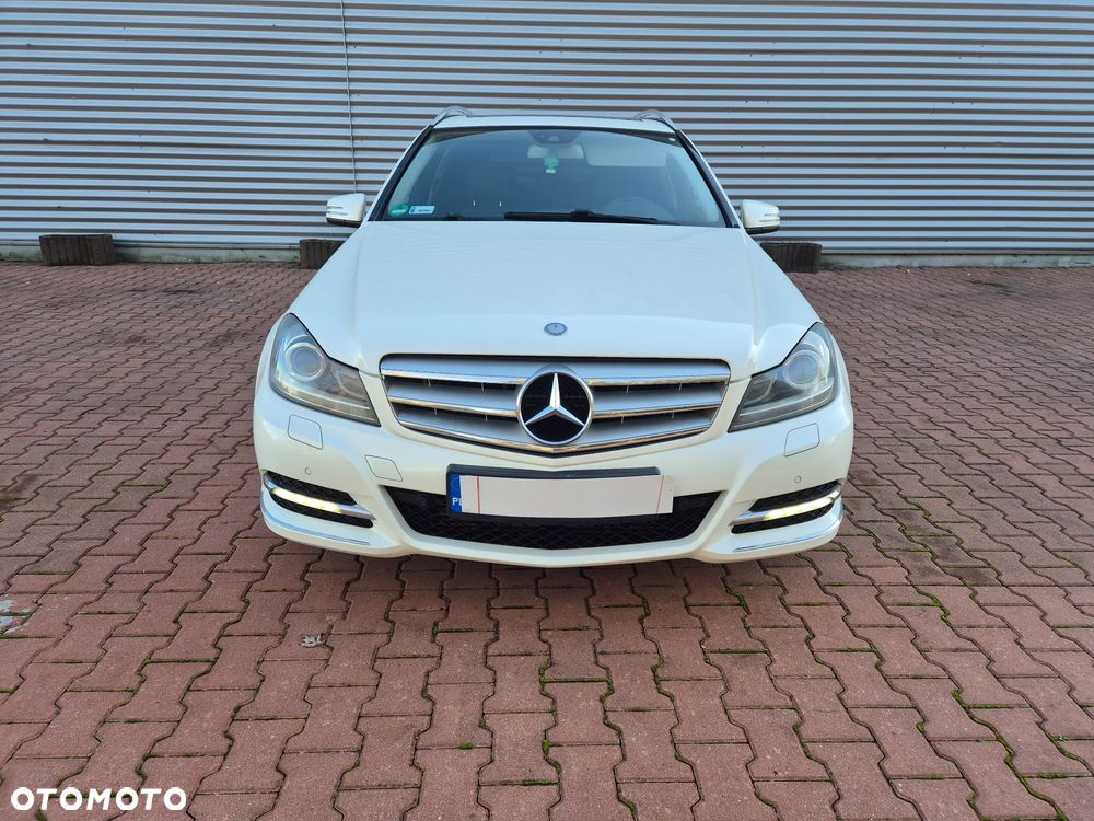 Mercedes-Benz Klasa C 350 CDI DPF (BlueEFFICIENCY) 7G-TRONIC Avantgarde - 3