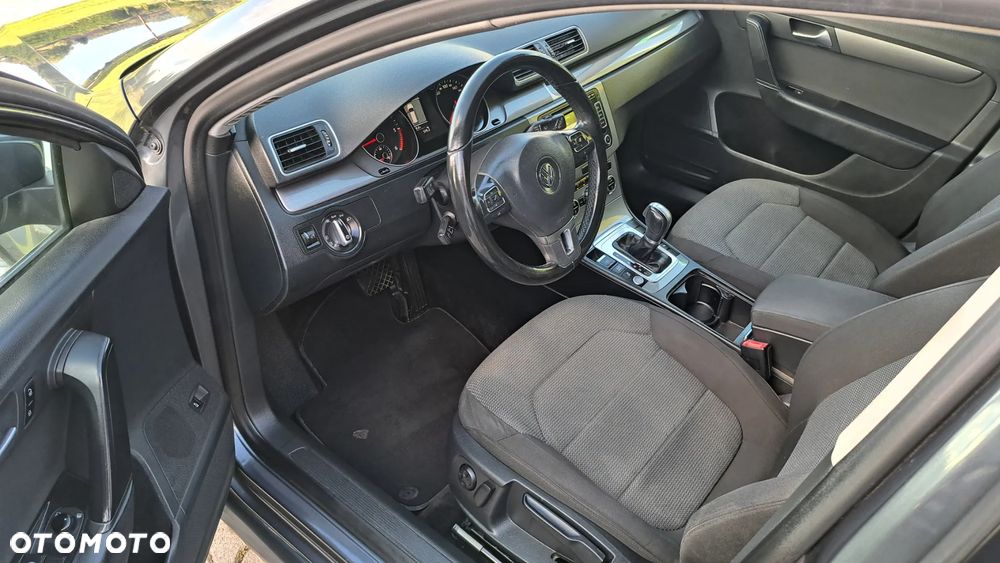 Volkswagen Passat 2.0 TDI DPF DSG Individual Chrom - 6