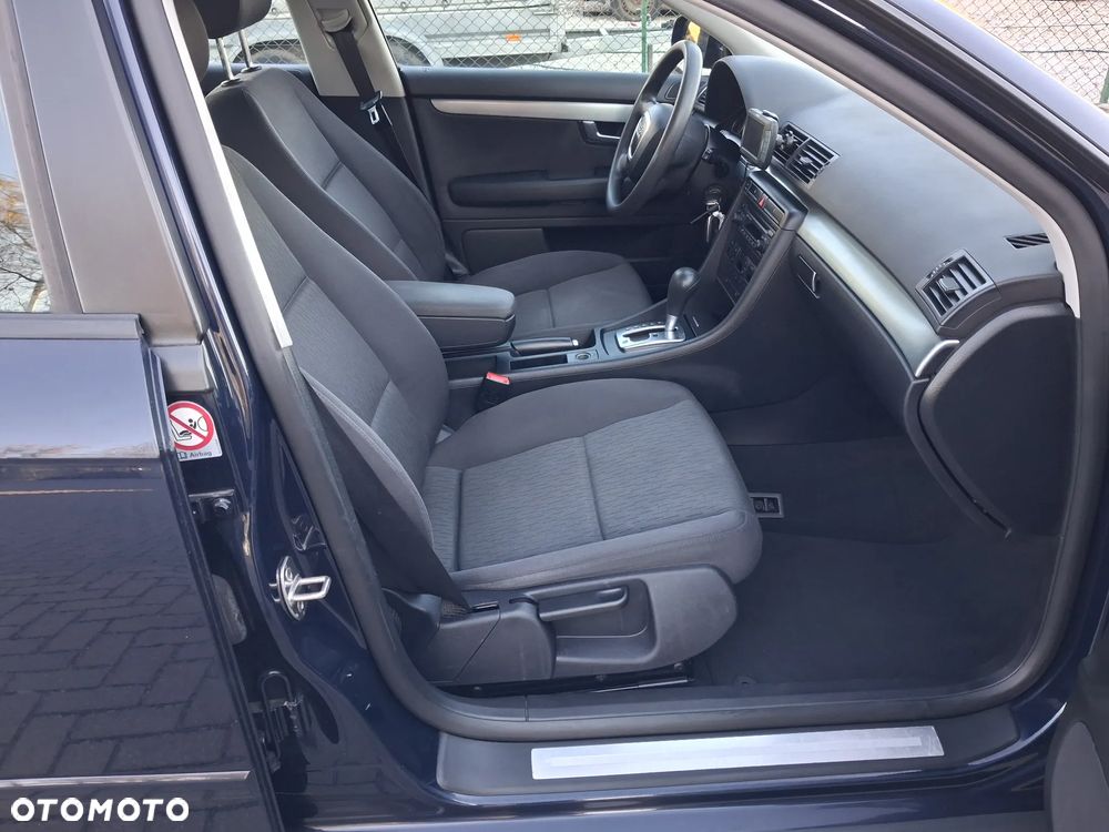 Audi A4 Limousine - 15