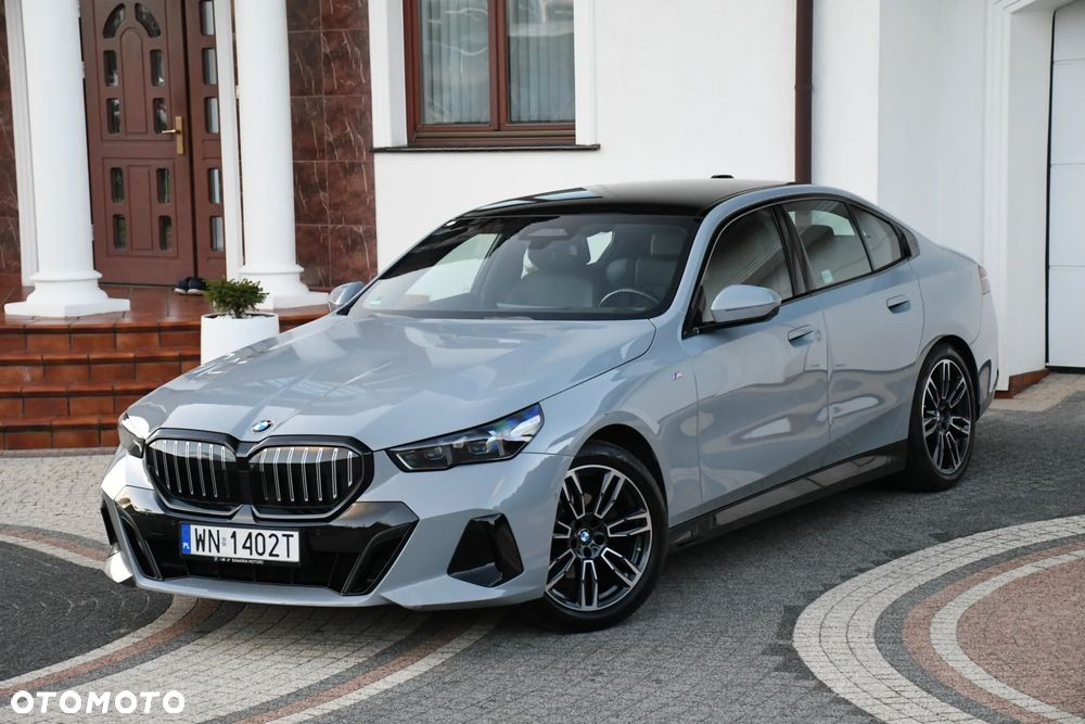 BMW 5 Series 2023 photo 3