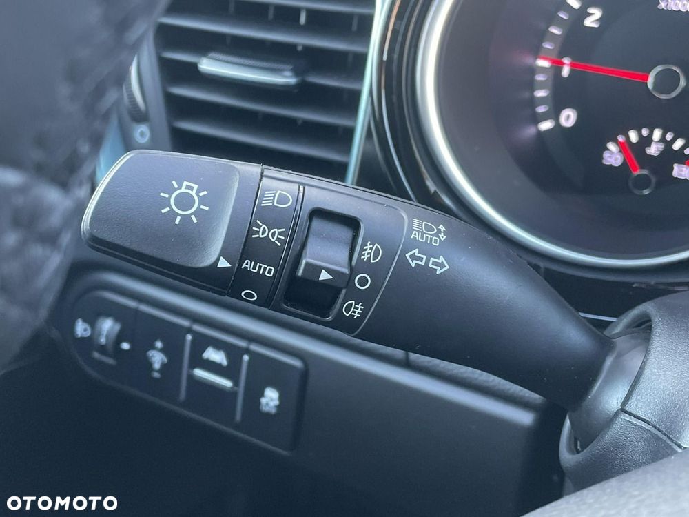 Kia XCeed 1.6 T-GDI Tribute DCT - 24