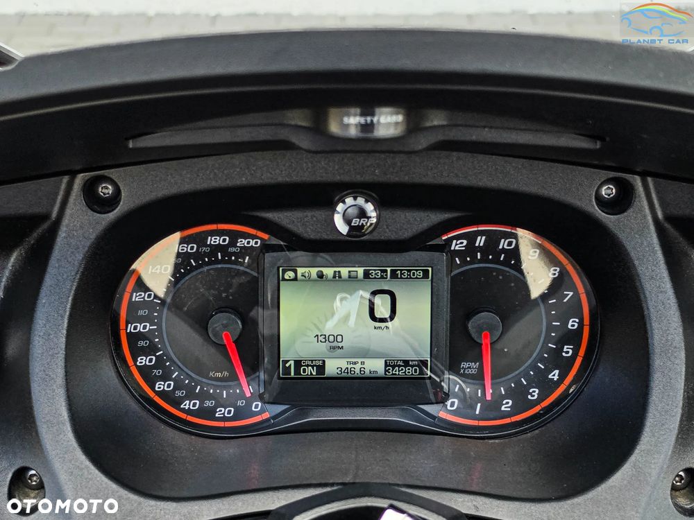 Can-Am Spyder - 25