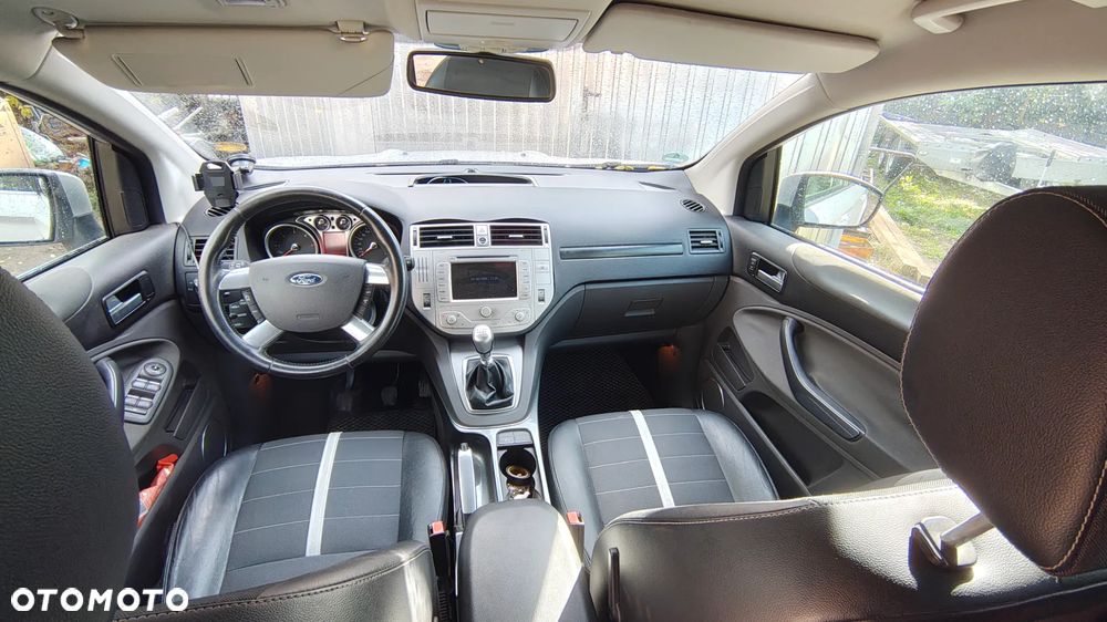 Ford Kuga - 8