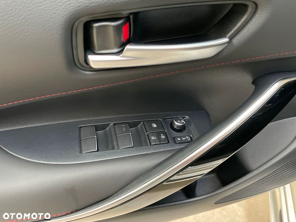 Toyota Corolla 1.8 Hybrid GR Sport - 11
