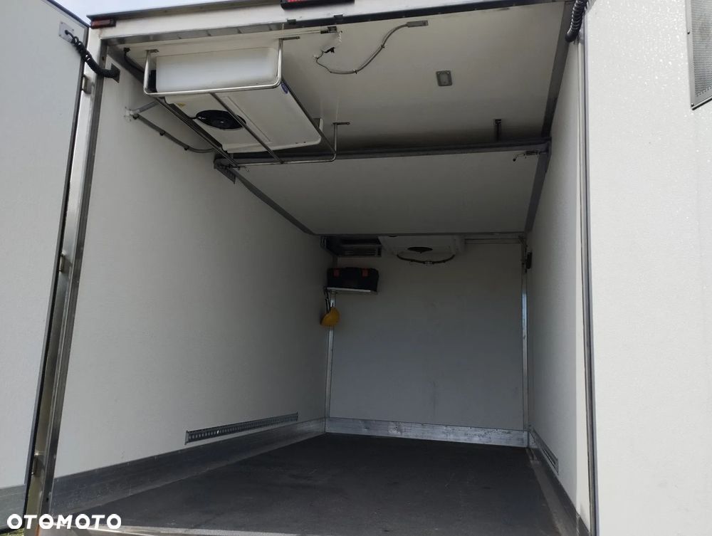 Mercedes-Benz Sprinter - 19