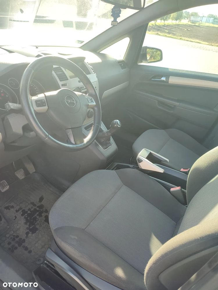 Opel Zafira - 15