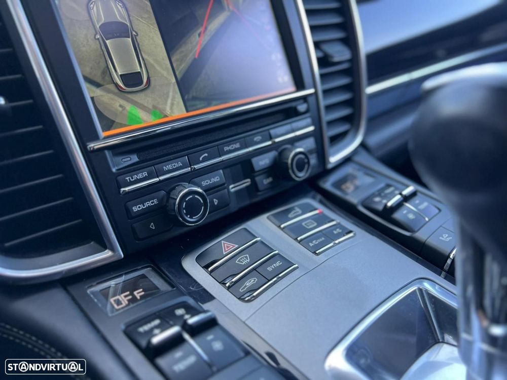 Porsche Panamera S E-Hybrid - 16