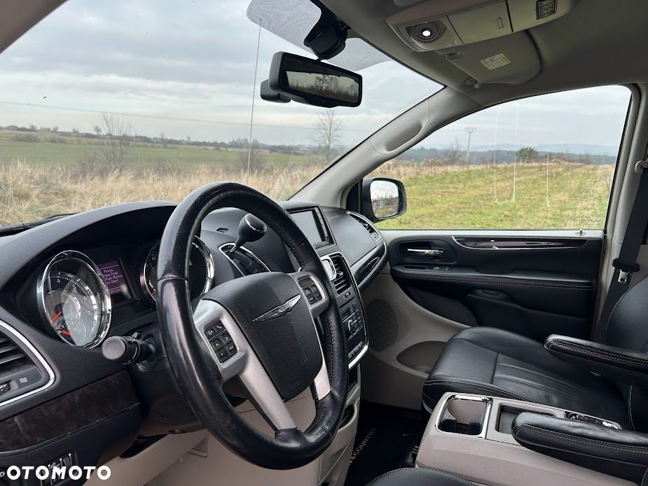 Chrysler Town & Country 3.6 Touring - 13