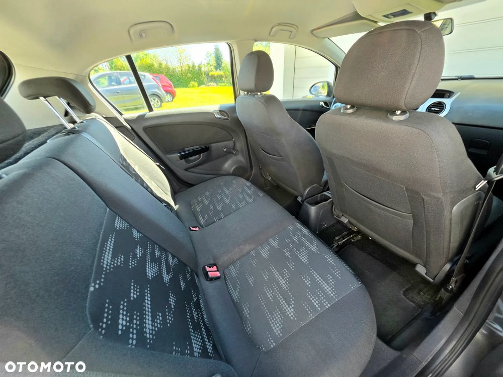 Opel Corsa 1.2 16V Essentia - 9