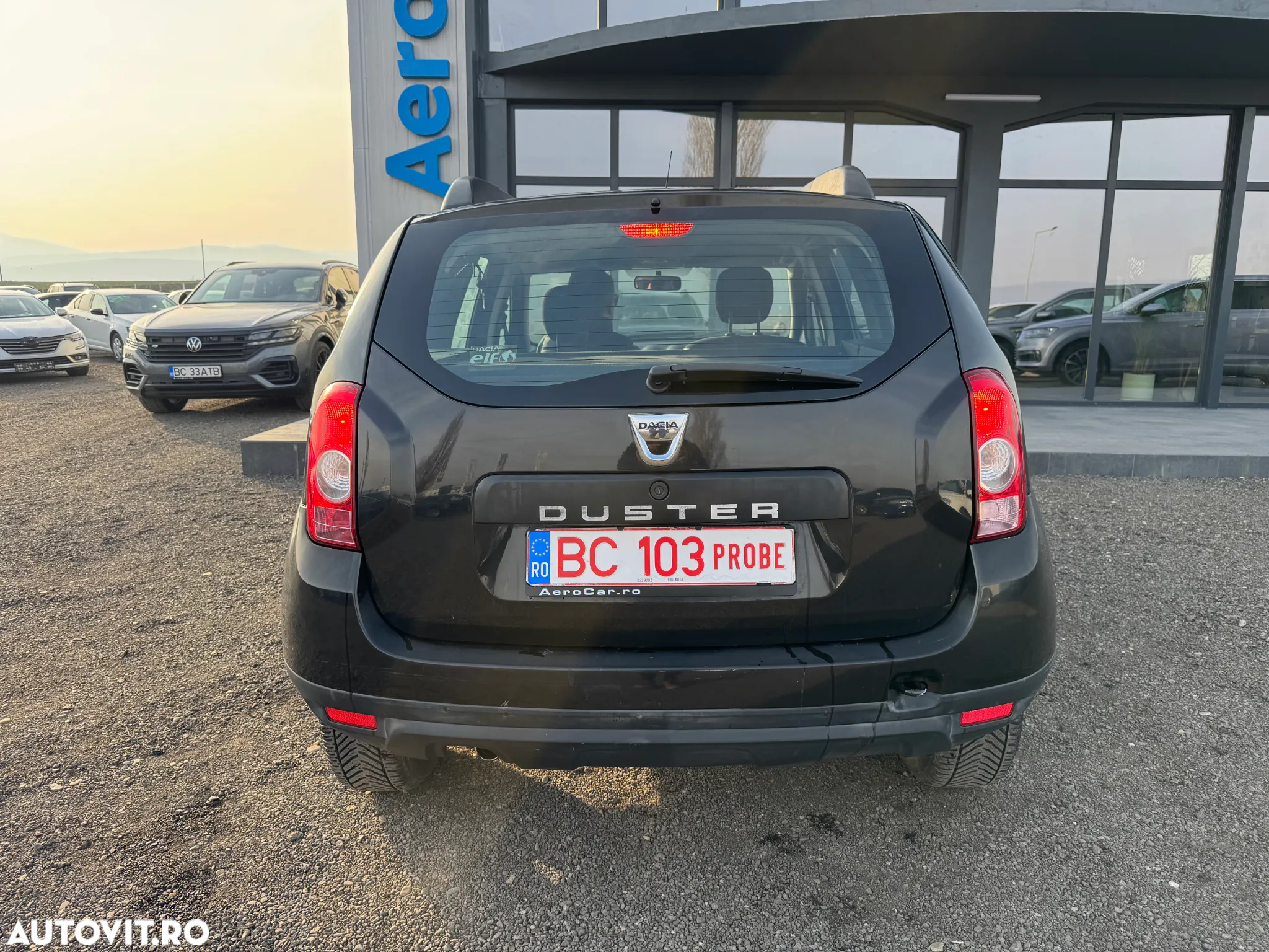 Dacia Duster 1.6 4x2 Laureate - 9