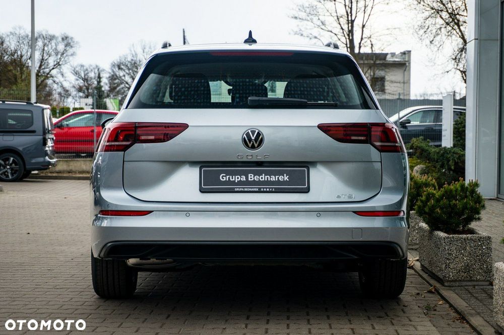 Volkswagen Golf - 8