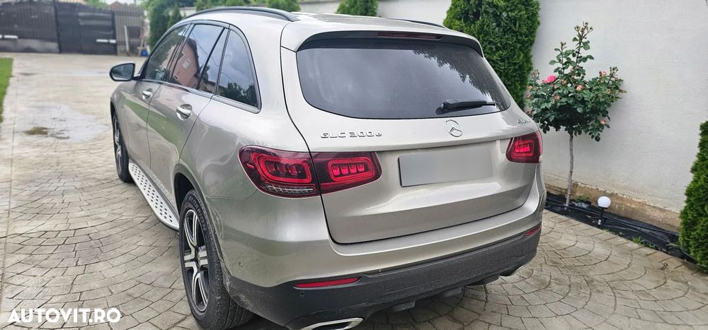 Mercedes-Benz GLC 350 e 4MATIC - 4
