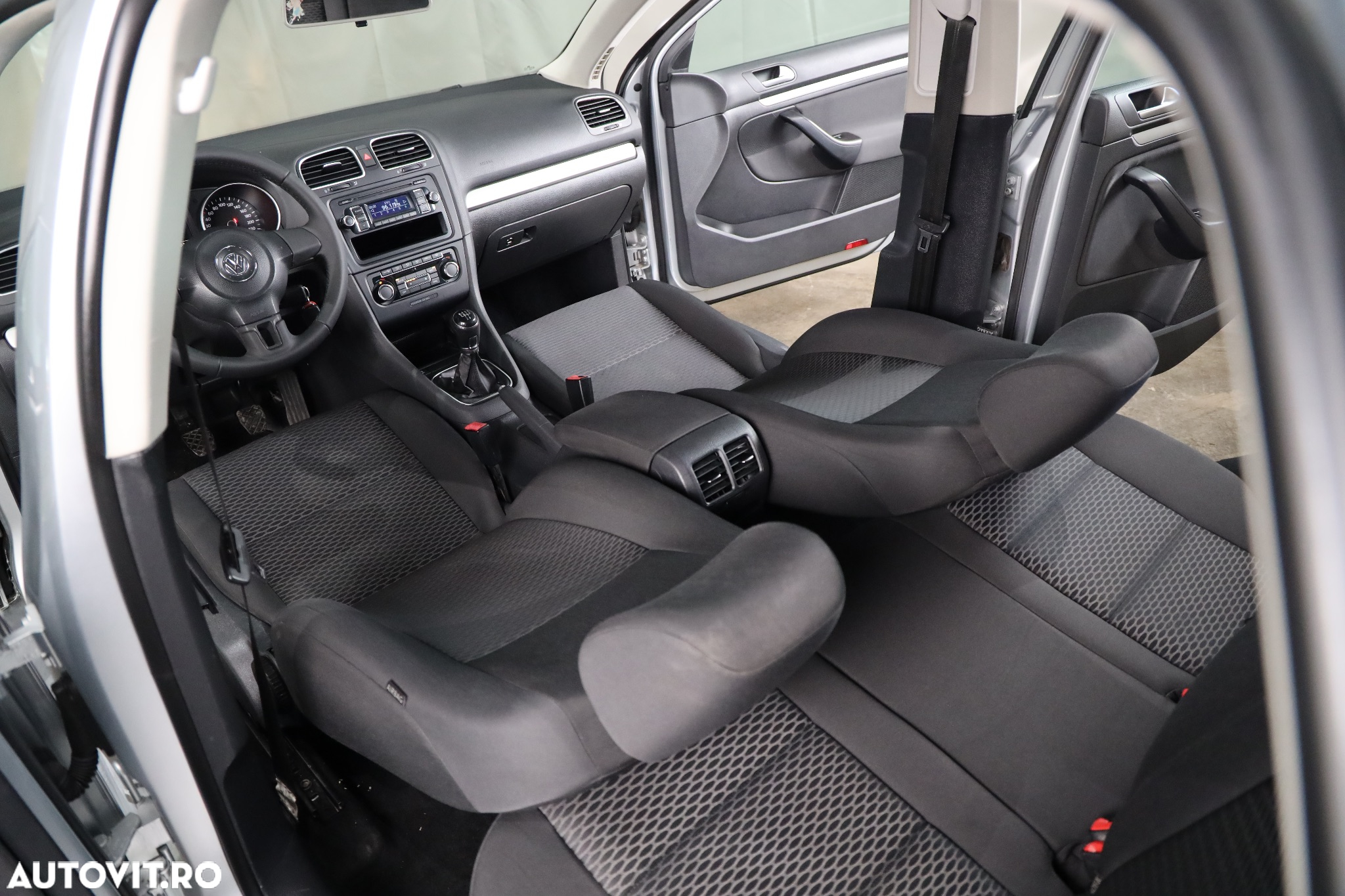 Volkswagen Golf 1.6 TDI BlueMotion Technology DPF Comfortline - 7