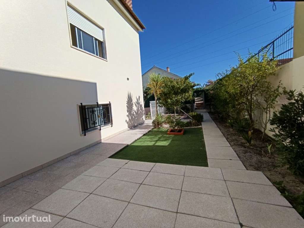 Moradia Geminada T3 na Quinta do Conde - Grande imagem: 4/25