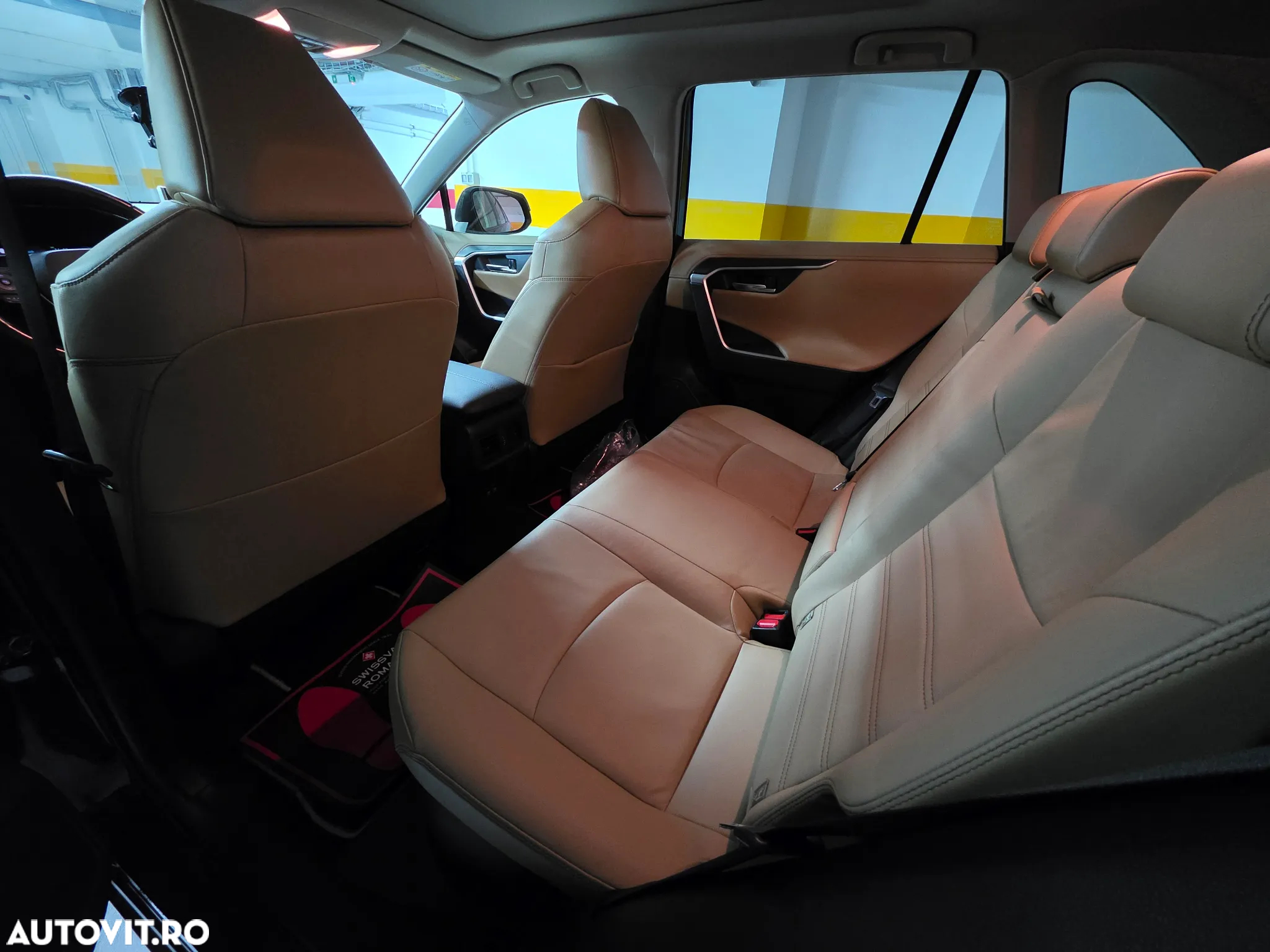 Toyota RAV4 2.5 Hybrid VVT-iE 4x4 Luxury Plus - 28