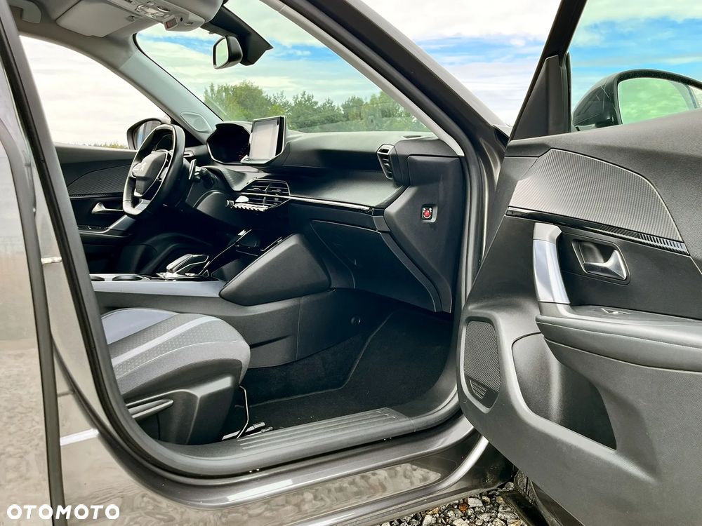 Peugeot 2008 1.2 PureTech Allure S&S EAT8 - 22