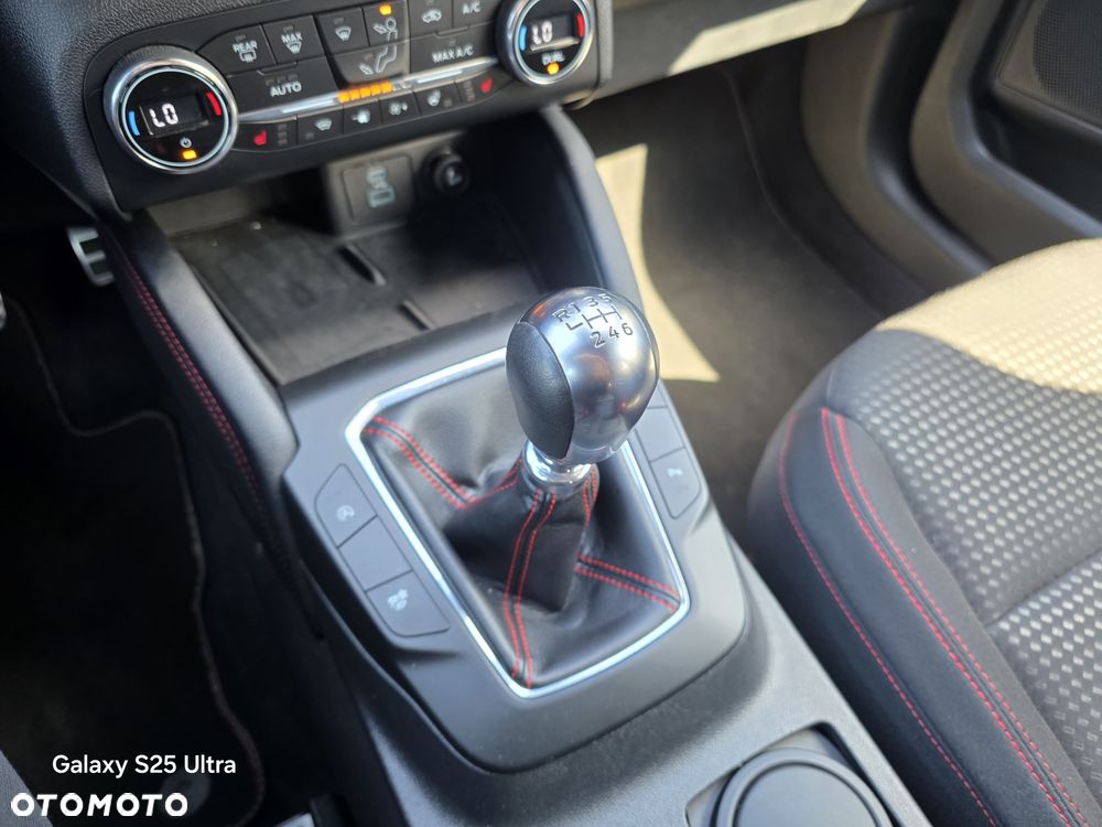 Ford Kuga 1.5 EcoBoost ST-LINE - 13