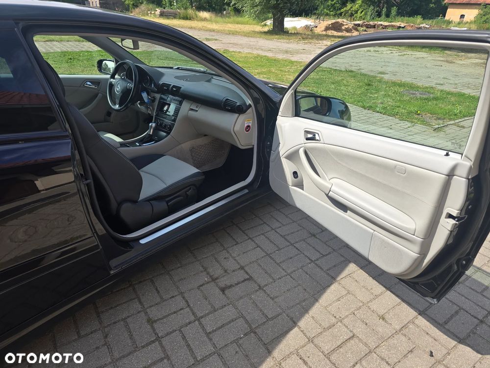 Mercedes-Benz Klasa C 200 Kompressor Automatik - 22
