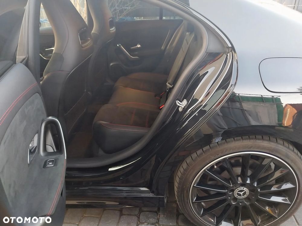 Mercedes-Benz CLA 250 4Matic 7G-DCT AMG Line - 22