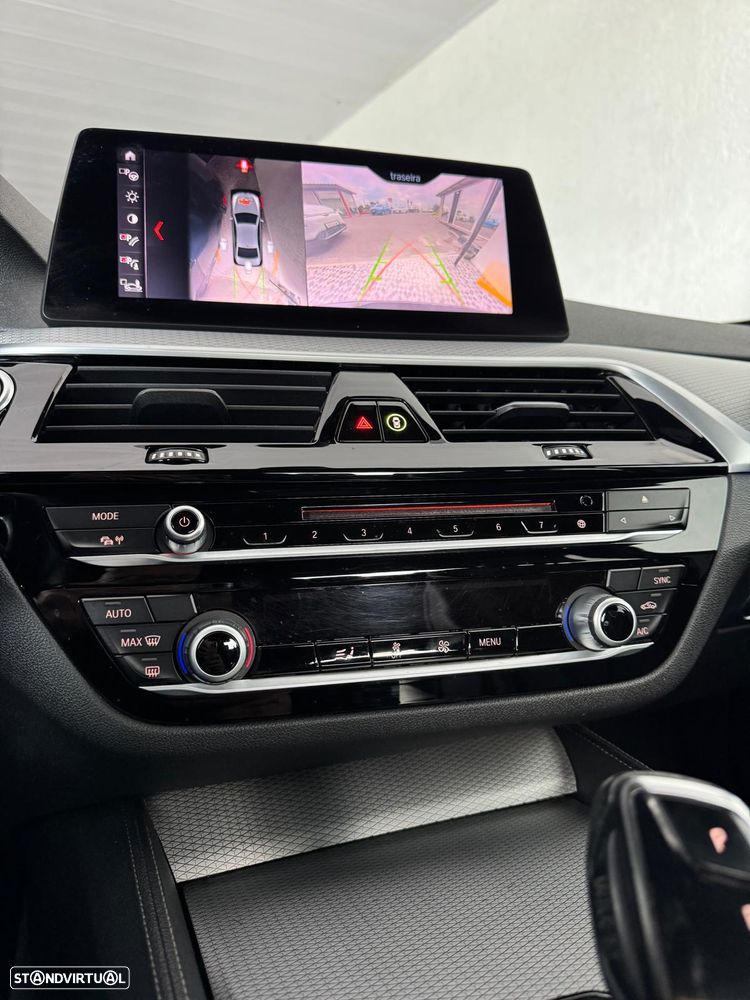 BMW 530 e iPerformance Pack M - 24