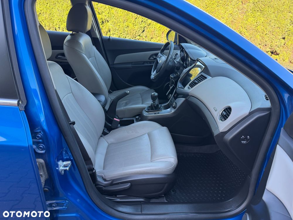 Chevrolet Cruze 1.8 LT+ - 24
