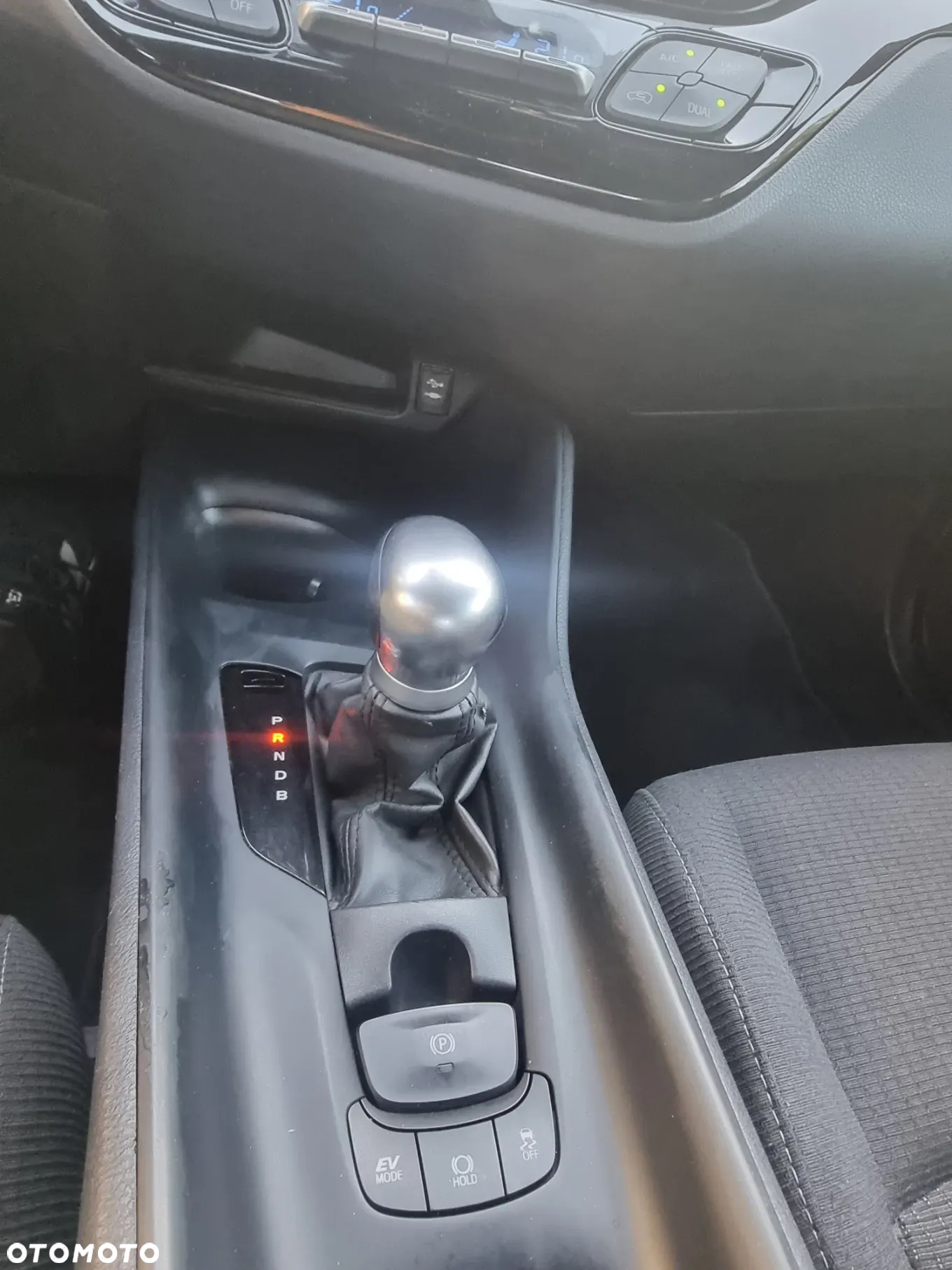 Toyota C-HR 1.8 Hybrid Comfort - 16