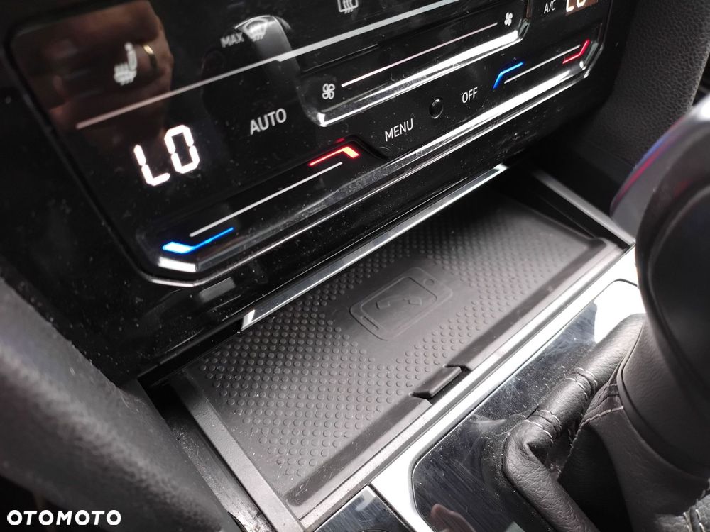 Volkswagen Arteon 2.0 TDI R-Line DSG - 25