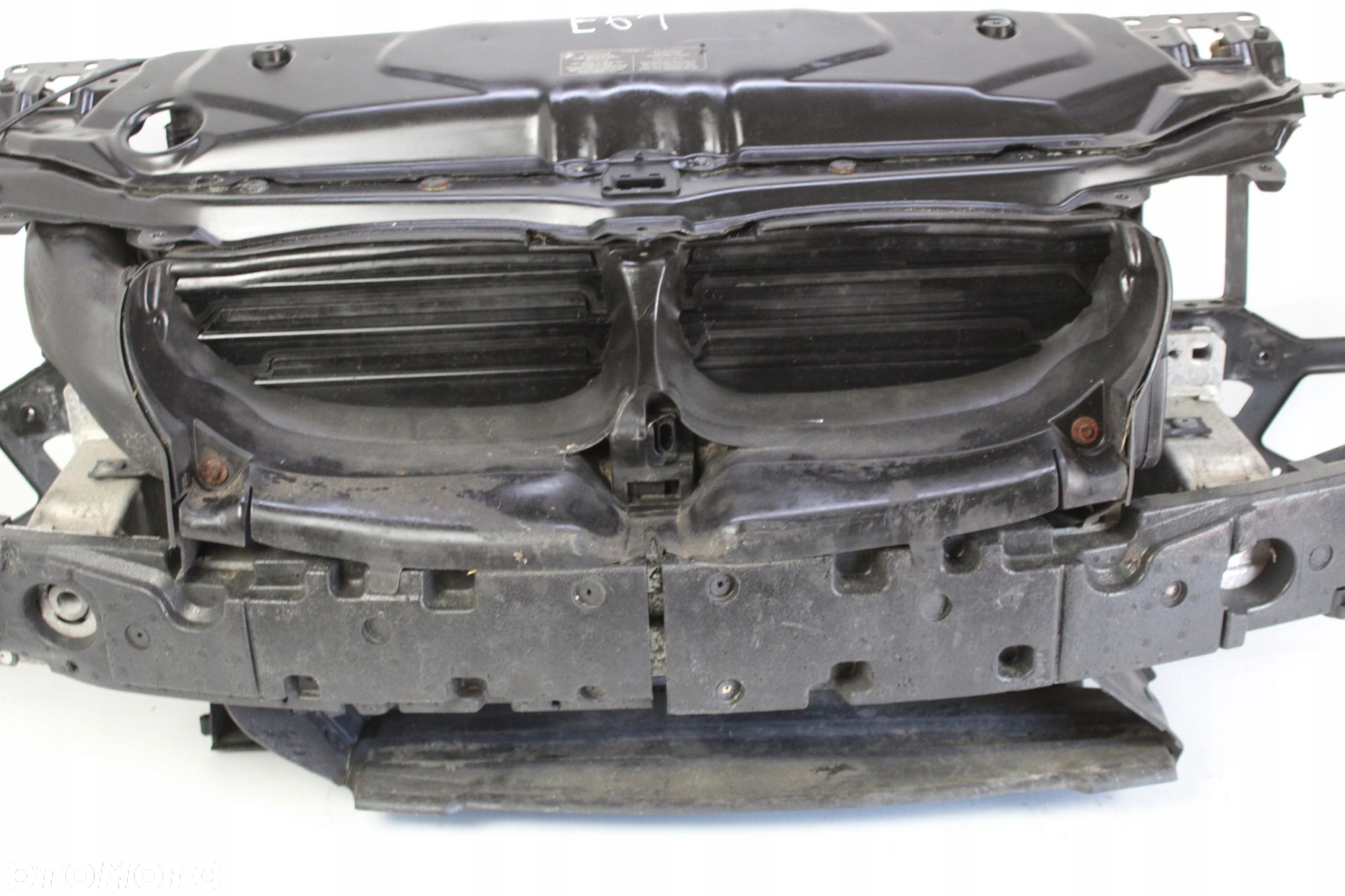 PAS PRZEDNI BELKA CHŁODNICE BMW E60 E61 2.5B 3.0B - 3