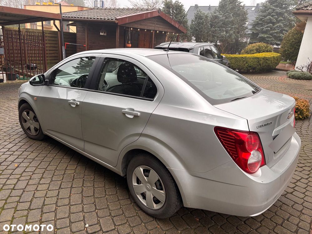 Chevrolet Aveo - 2