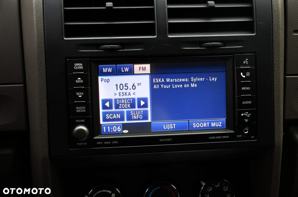 Dodge Nitro 3.7 V6 SLT - 8