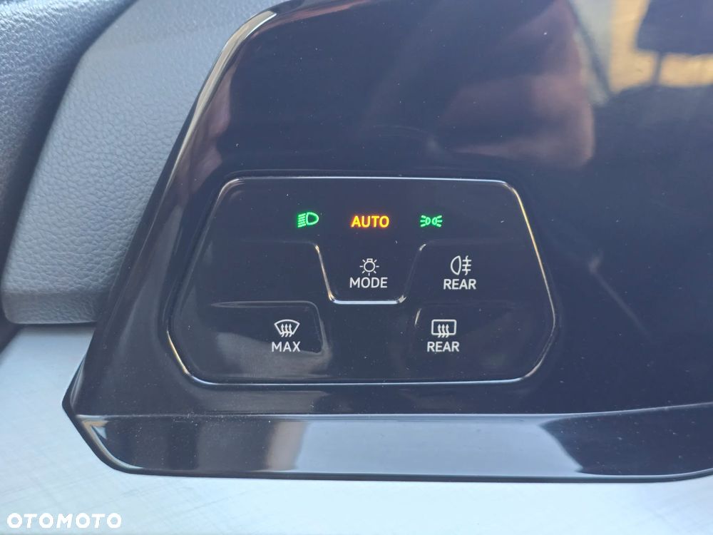 Volkswagen Golf - 29
