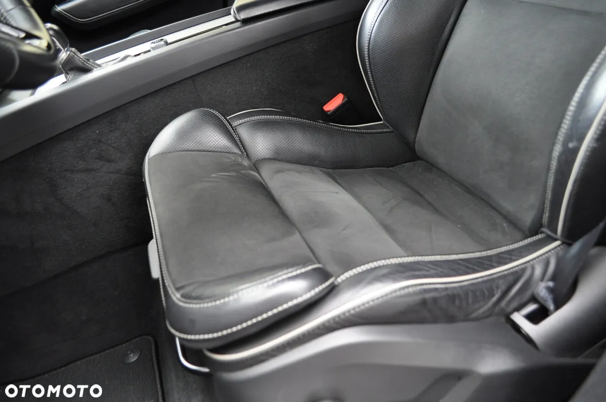 Volvo XC 60 D5 SCR AWD R-Design - 25