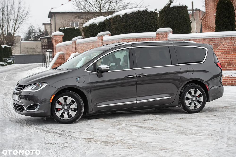 Chrysler Pacifica - 7