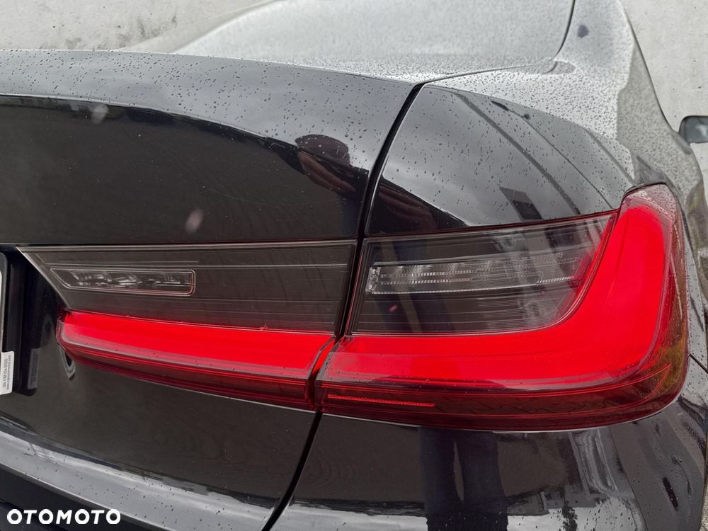 BMW Seria 3 318i Sport Line - 29