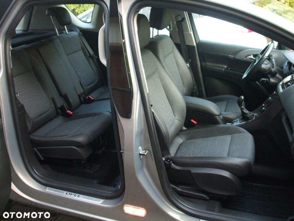 Opel Meriva 1.4 Design Edition - 8