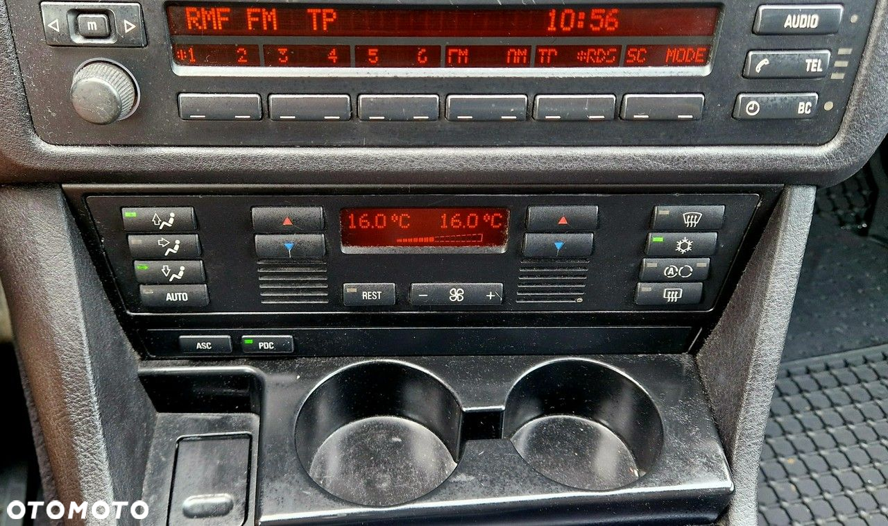 BMW Seria 5 520i - 33