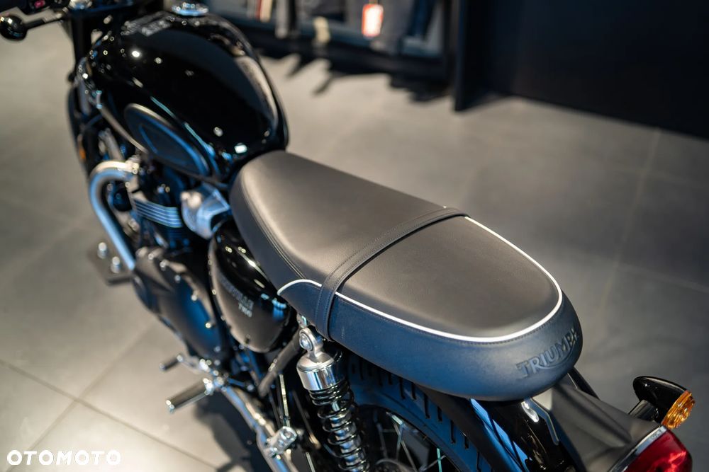 Triumph Bonneville - 26