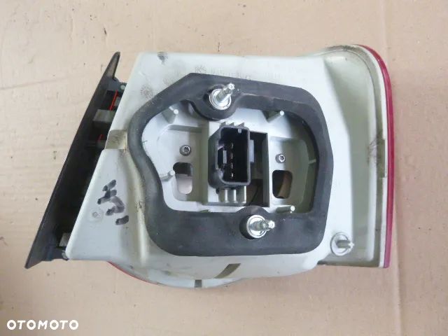 LAMPA LEWY TYŁ LEWA TYLNA VOLKSWAGEN JETTA V 05-10 - 14