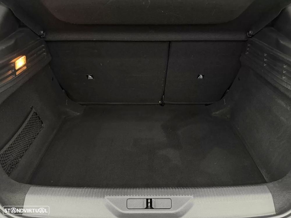Peugeot 308 BlueHDi 130 EAT8 Active Pack — fotografia 17