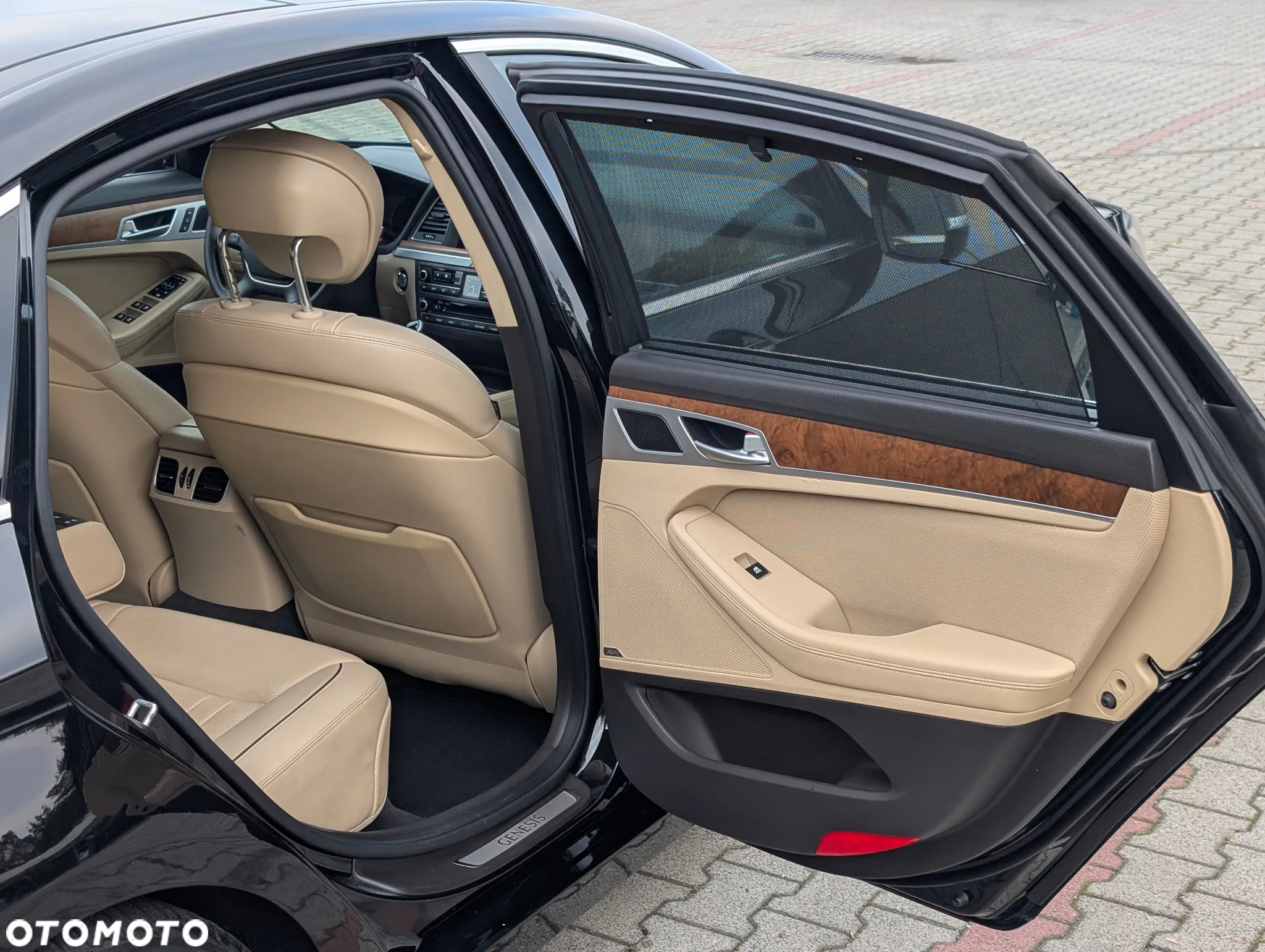 Hyundai Genesis 3.8 V6 GDI - 21