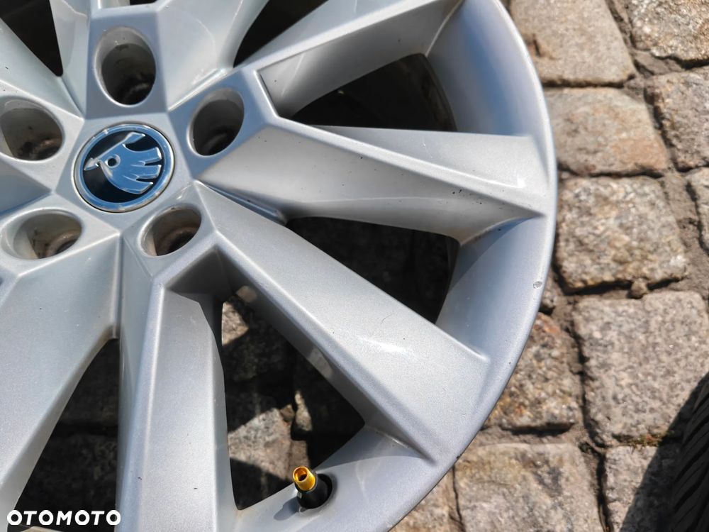 Felgi Aluminiowe 17 Skoda Superb 5x112 ET40 Seat Audi VW 3V0601025C - 11