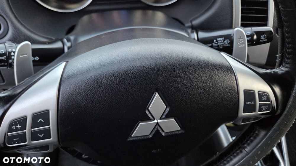 Mitsubishi Outlander - 19